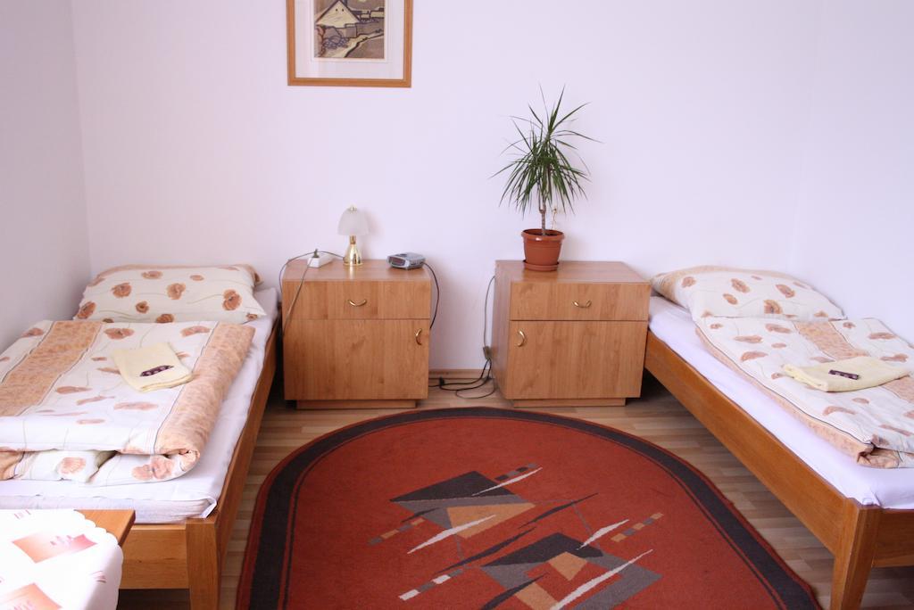 Penzión Koras Vrútky Habitación foto