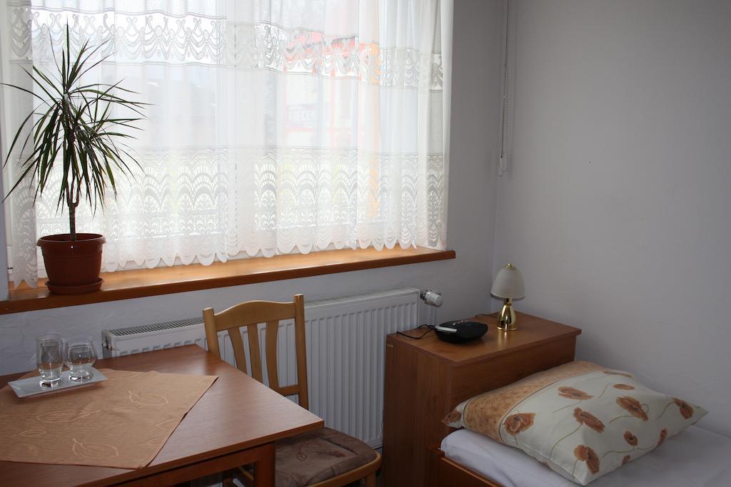 Penzión Koras Vrútky Habitación foto