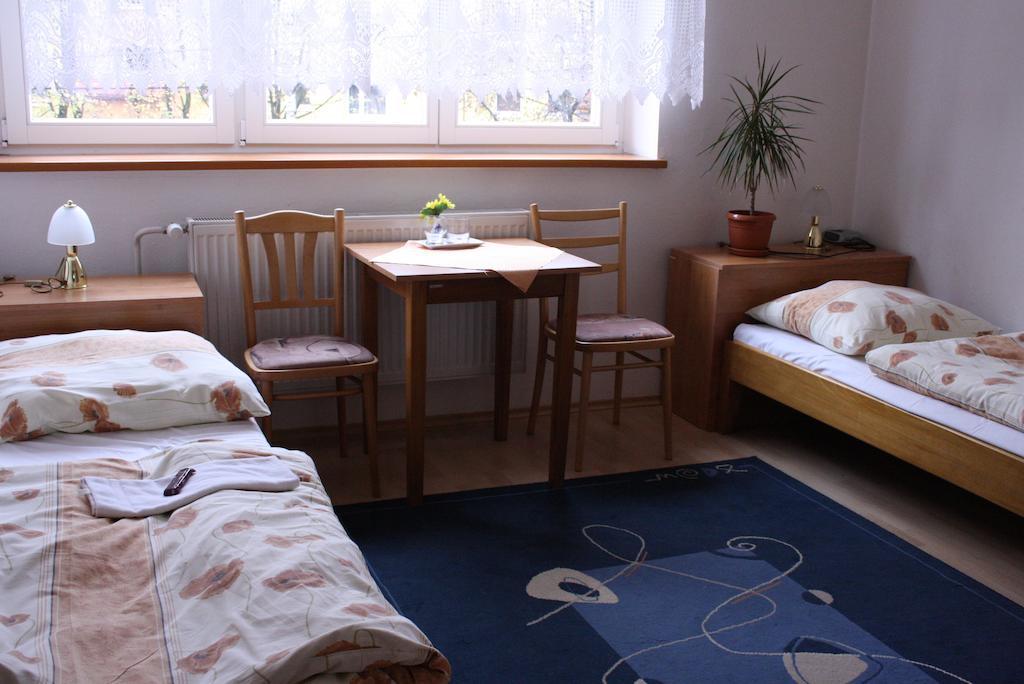 Penzión Koras Vrútky Habitación foto