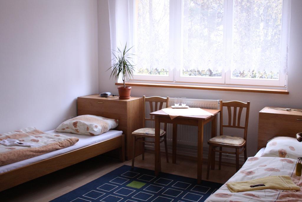 Penzión Koras Vrútky Habitación foto