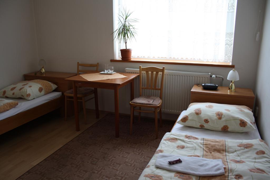 Penzión Koras Vrútky Habitación foto